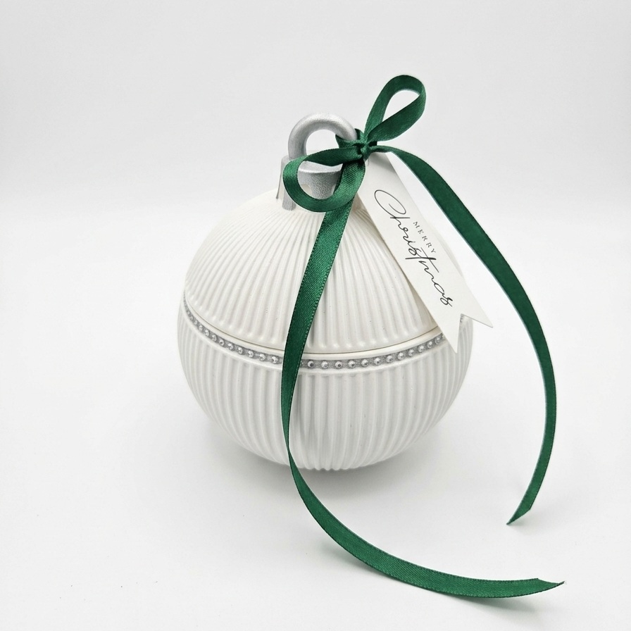 Duftkerze Christmas Bauble Elegance - Weiß / Gold / Winterzauber